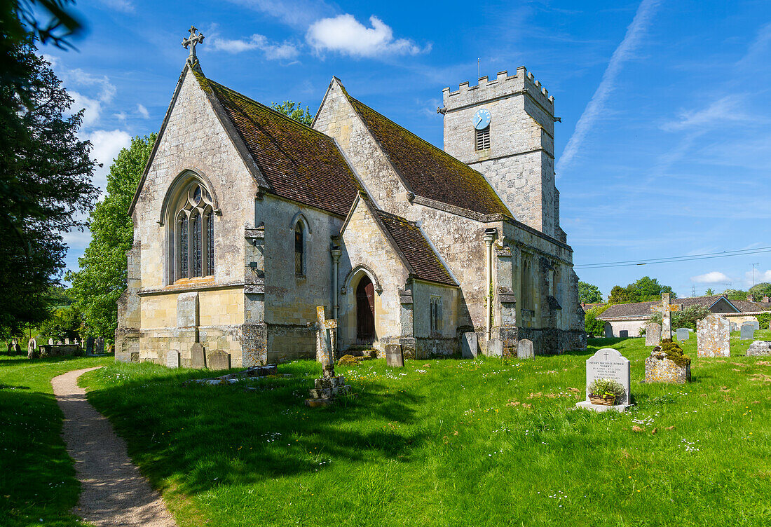 Historische Pfarrkirche Allerheiligen, Middle Woodford, Woodford Valley, Wiltshire, England, Großbritannien