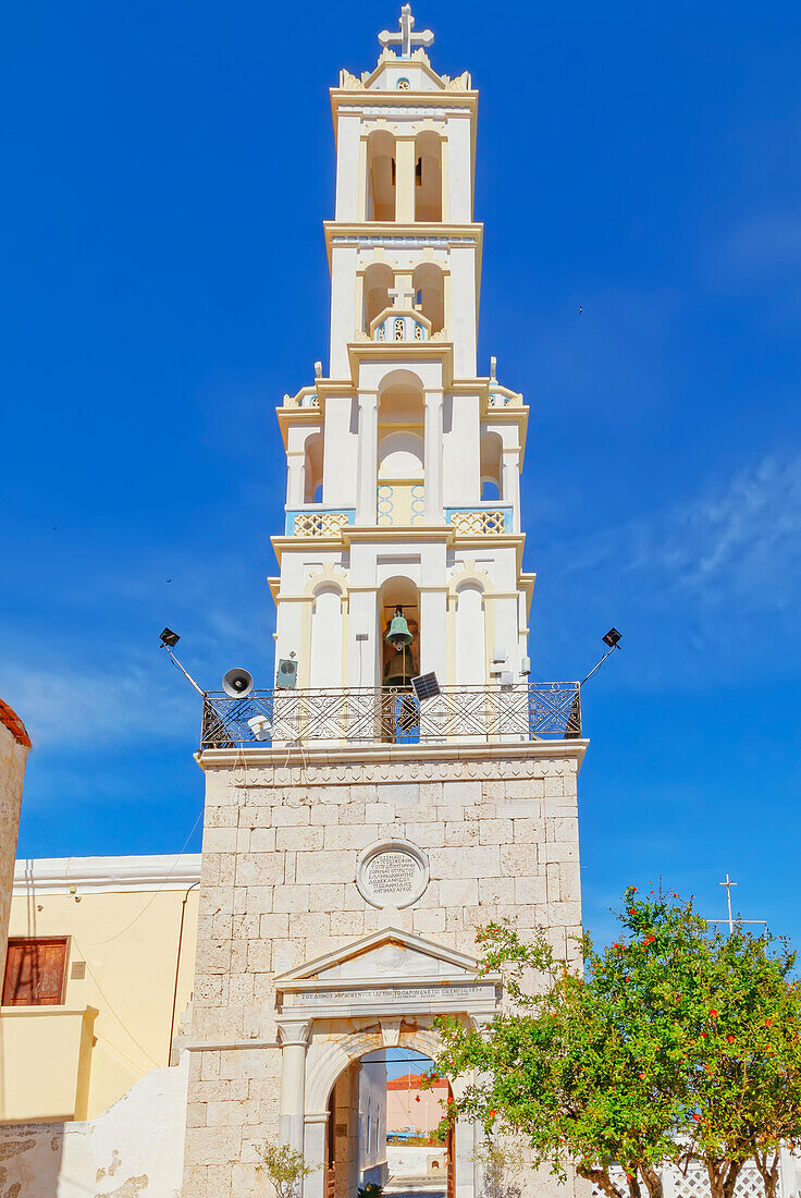 Blick auf den Glockenturm der Kirche St. Nikolaus, Insel Halki, Chalki, Dodekanes, Griechenland