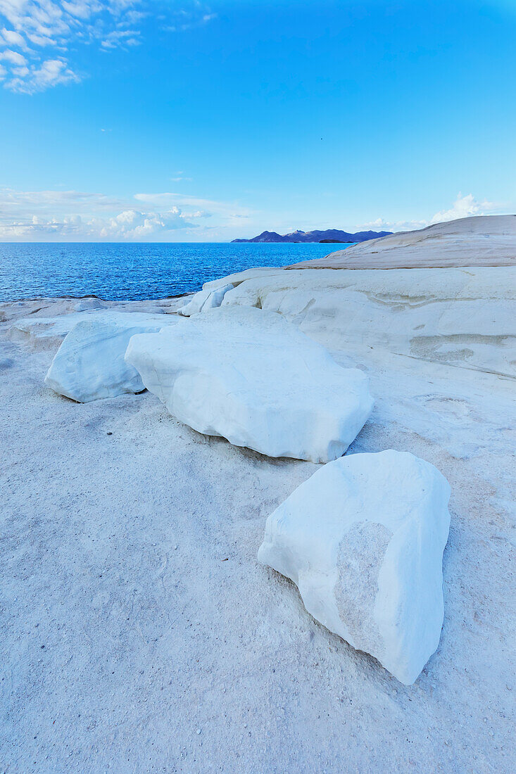  Felsformationen, Sarakiniko, Insel Milos, Griechenland 