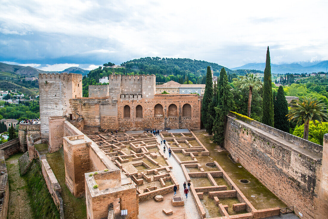 Stallungen und Räumen der Soldaten, Burganlage Alcazaba, innerhalb der Festung Alhambra, Granada, Provinz Granada, Andalusien, Spanien