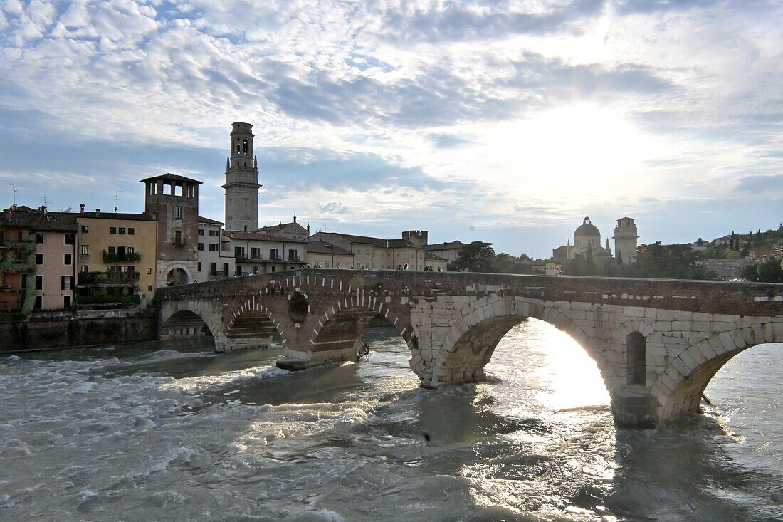  Ponte del Pietra, Verona, Veneto, Northern Italy 