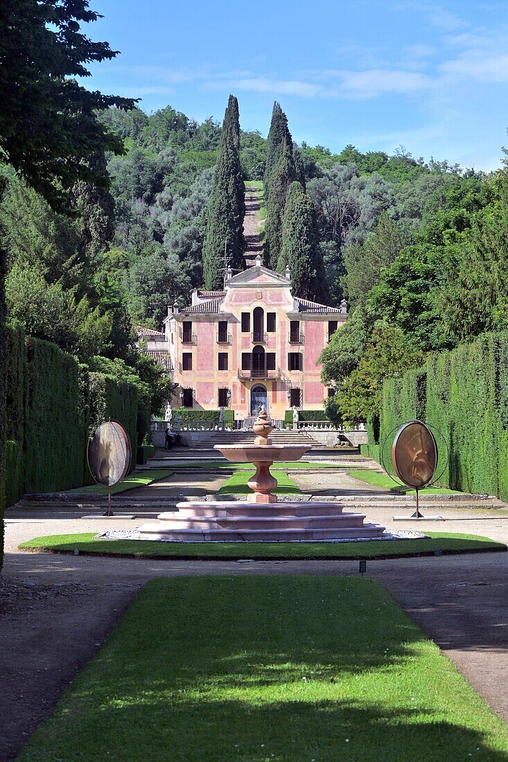  Gardens of Valsanzibio on the Euganei Hills, Veneto, Northern Italy 