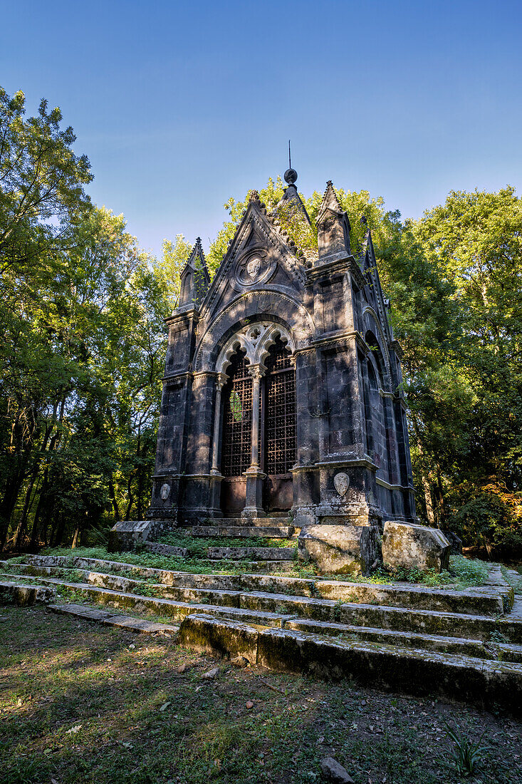 Grabkapelle im Bosco del Sasseto, Torre Alfina, Latium, Italien.