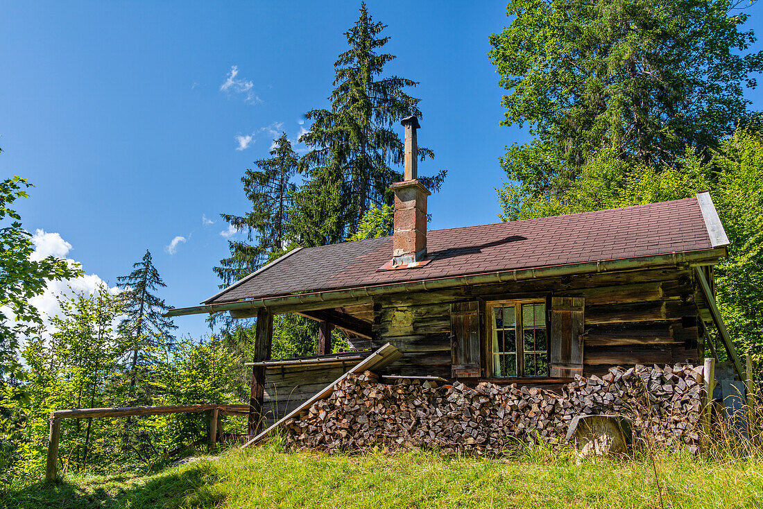  Isolated hunting lodge near Vorderriß, Isarwinkel, Upper Bavaria, Bavaria, Germany 