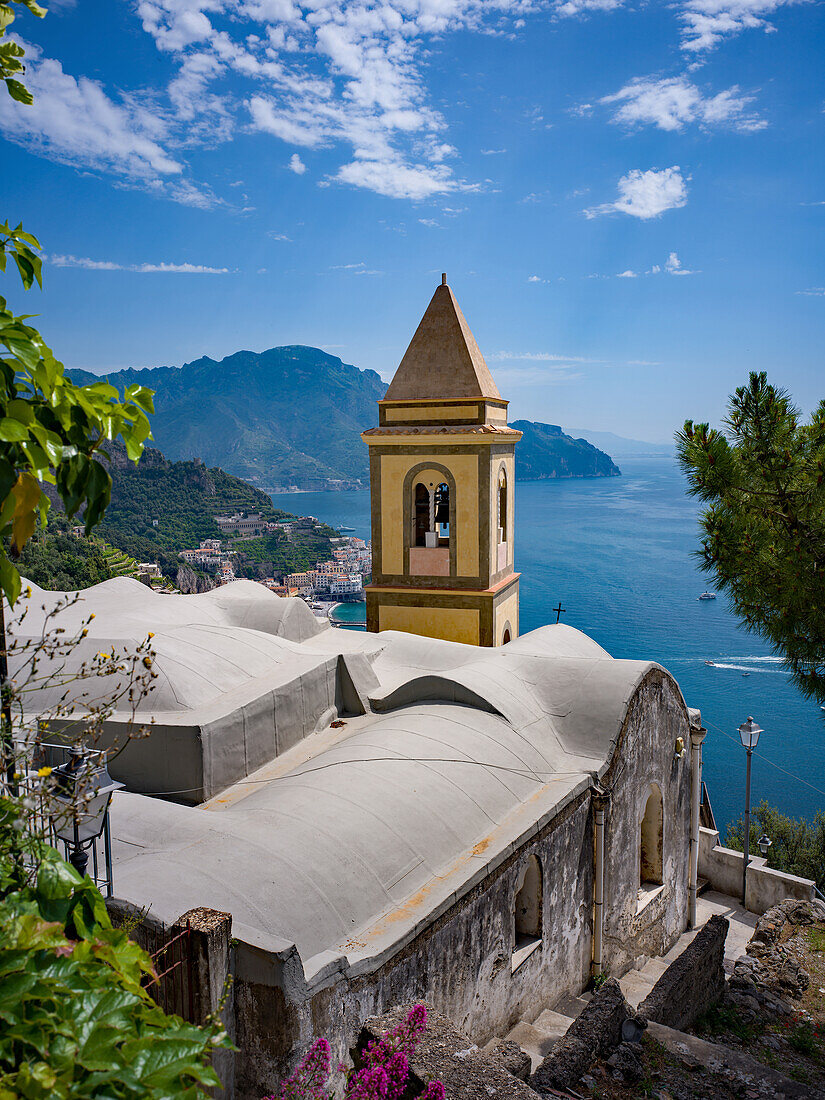 Amalfiküste bei Amalfi, Amalfi, Amalfiküste, Kampanien, Süditalien, Italien, Europa, Mittelmeer