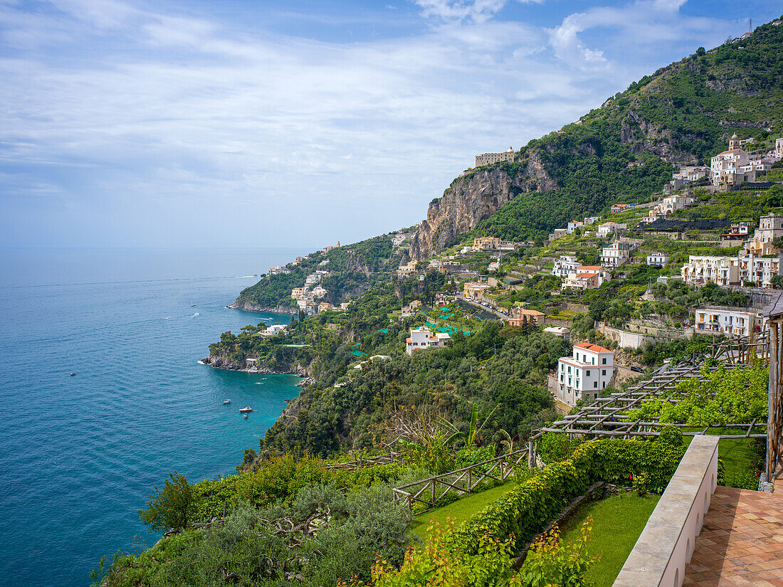 Amalfiküste bei Amalfi, Amalfi, Amalfiküste, Kampanien, Süditalien, Italien, Europa, Mittelmeer