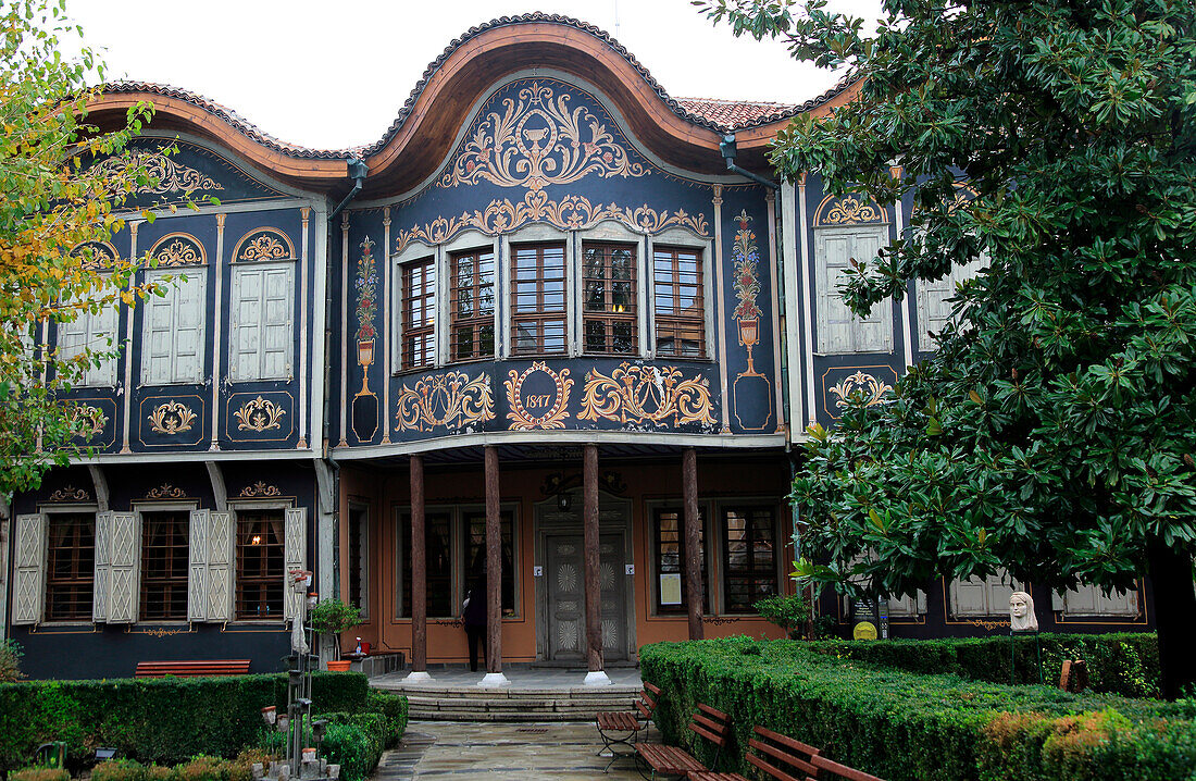  Das Ethnographische Museum in der historischen Altstadt von Plovdiv, Bulgarien, befindet sich im Haus des Kaufmanns Argir Kuyumdzhioglu aus dem Jahr 1847. 