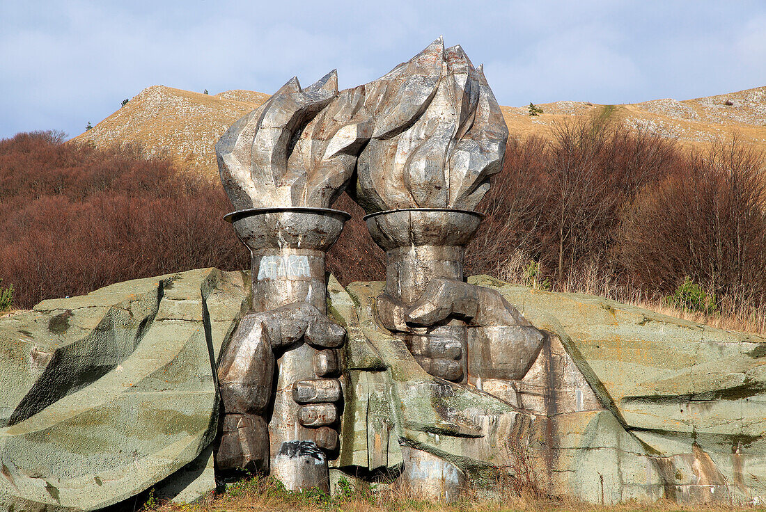 Brennende Fackel Skulptur Buzludzha, Denkmal ehemalige kommunistische Parteizentrale, Bulgarien, Osteuropa