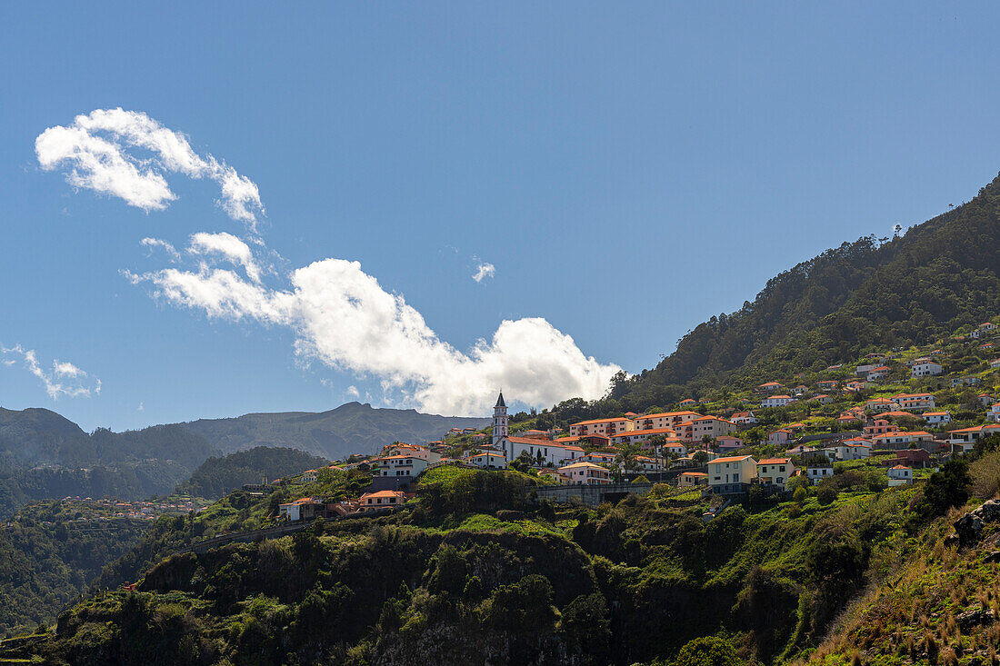  Viewpoint near Faial &#39;Miradouro do Guindaste&#39; 