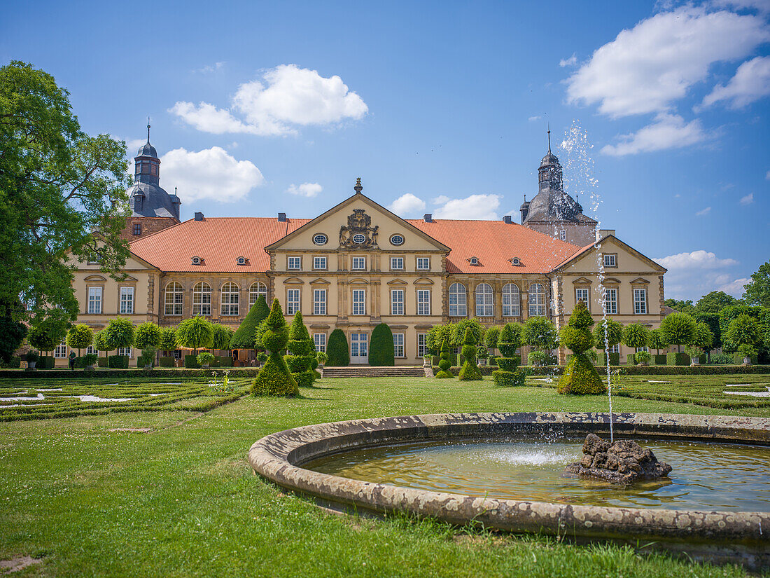  Castle and castle garden, Hundisburg Castle, Hundisburg, Haldensleben, Börde district, Saxony-Anhalt, Germany, Europe 