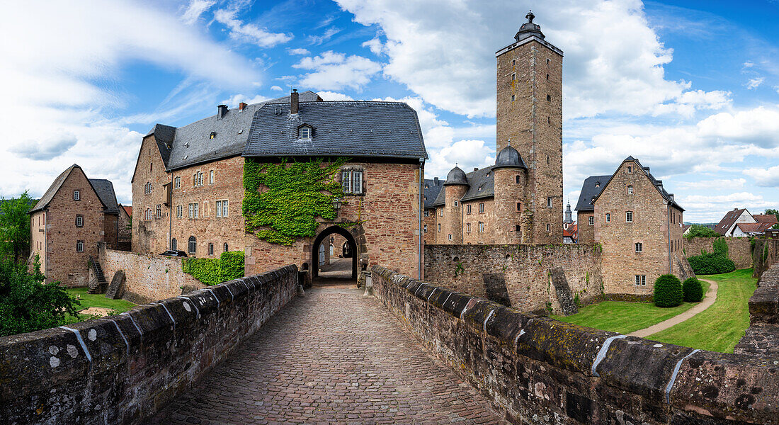  Renaissance castle in Steinau an der Straße. 