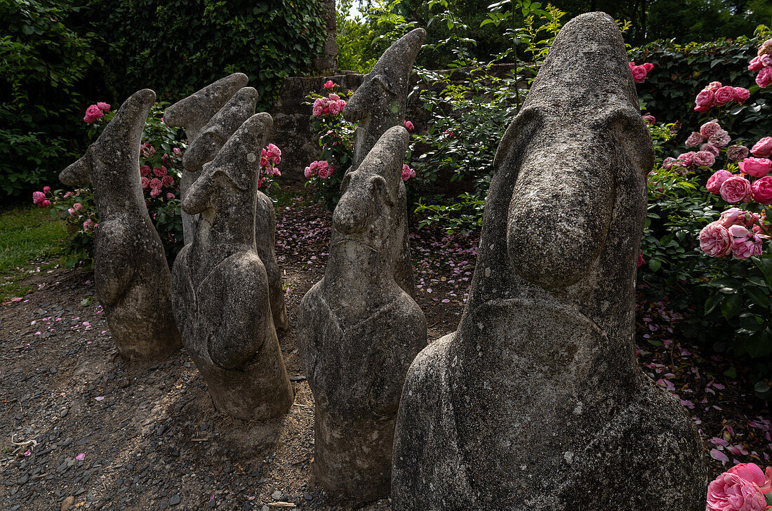  Seven dwarves at the Brothers Grimm House in Steinau an der Straße. 