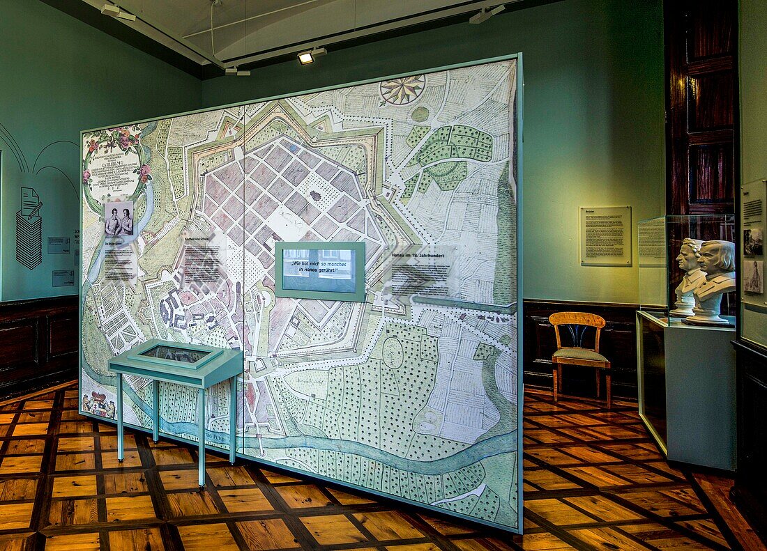  Grimm&#39;s Fairy Tale Kingdom, historical city map of Hanau, portrait busts of Jacob and Wilhelm Grimm, Philippsruhe Castle, Hanau, Hesse, Germany 