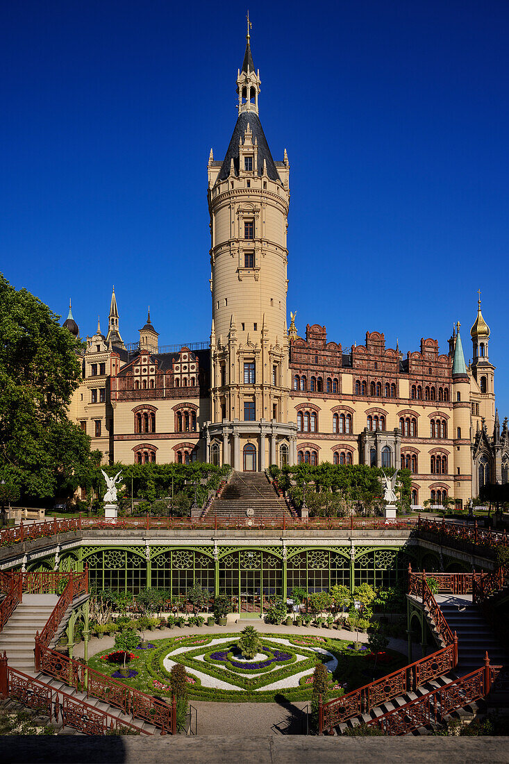  UNESCO World Heritage &quot;Schwerin Residence Ensemble&quot;, view from the castle garden to Schwerin Castle, Mecklenburg-Western Pomerania, Germany, Europe 