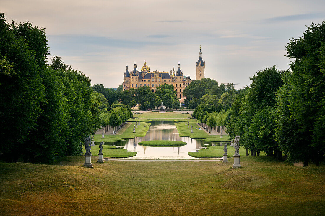  UNESCO World Heritage &quot;Schwerin Residence Ensemble&quot;, view from the castle garden to Schwerin Castle, Mecklenburg-Western Pomerania, Germany, Europe 