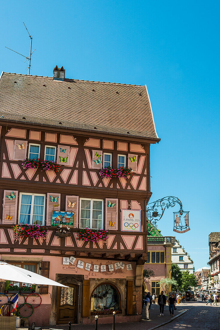  Picturesque colorful half-timbered houses, Old Town, Colmar, Alsace, Bas-Rhin, France 