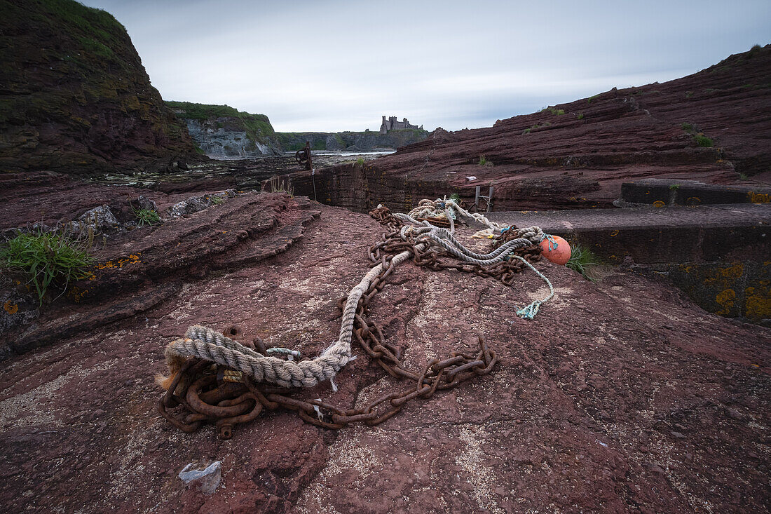  View of Tantallon Castle at low tide, from Seacliff Harbour, North Berwick, East Lothian, Scotland, United Kingdom 