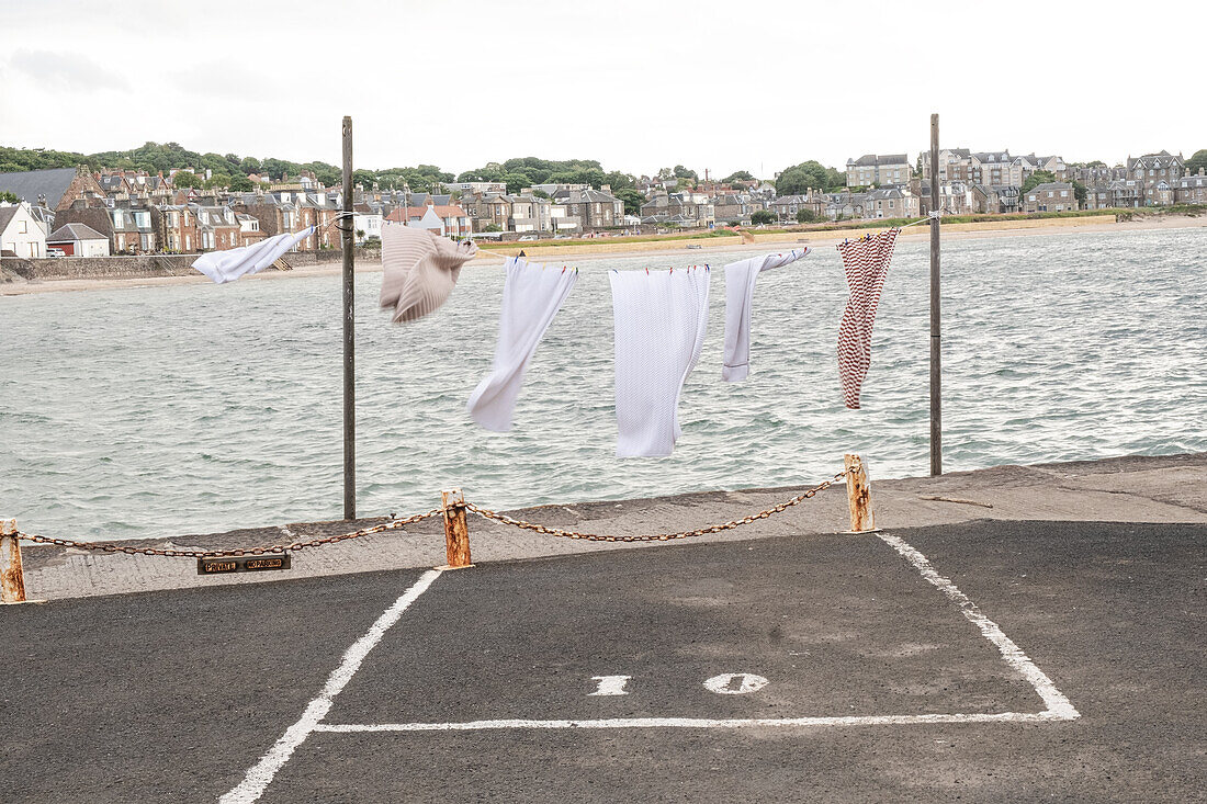  View of North Berwick with washing line in the foreground, North Berwick, East Lothian, Scotland, United Kingdom 