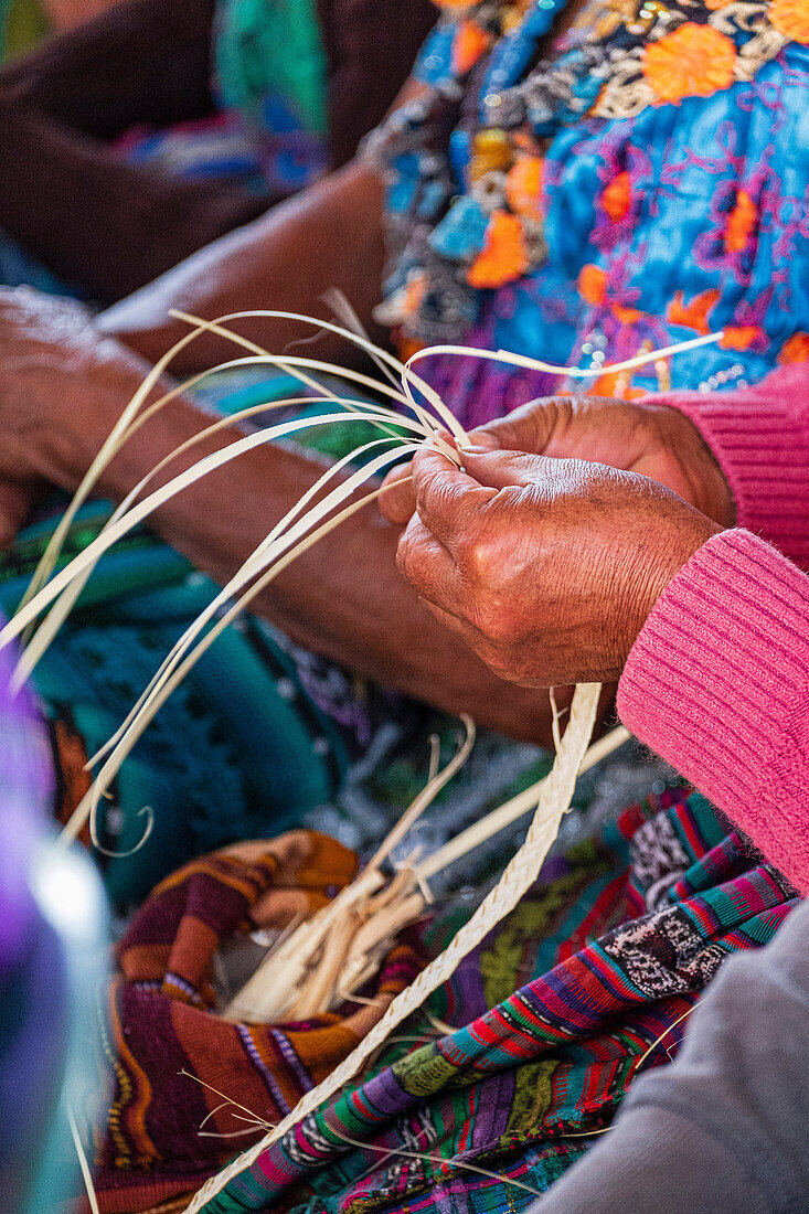 Workshop traditionelles Korbflechten, San Bartolome Jocotenango, Guatemala, Mittelamerika