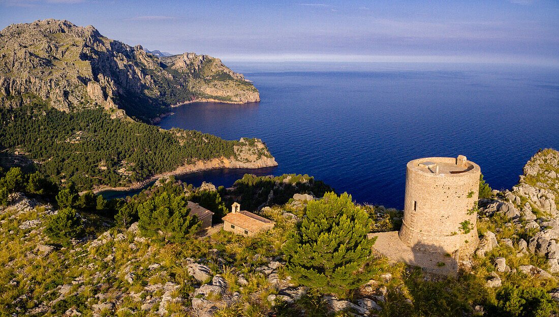 Turm von sa Mola de Tuent, „Palou-Turm“, Escorca, Naturgebiet der Serra de Tramuntana, Mallorca, Balearen, Spanien