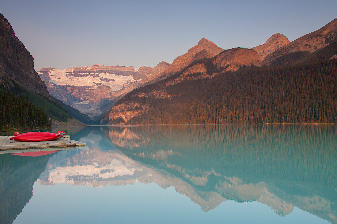  Lake Louise with Victoria Glacier, Banff National Park, Alberta, Canada 