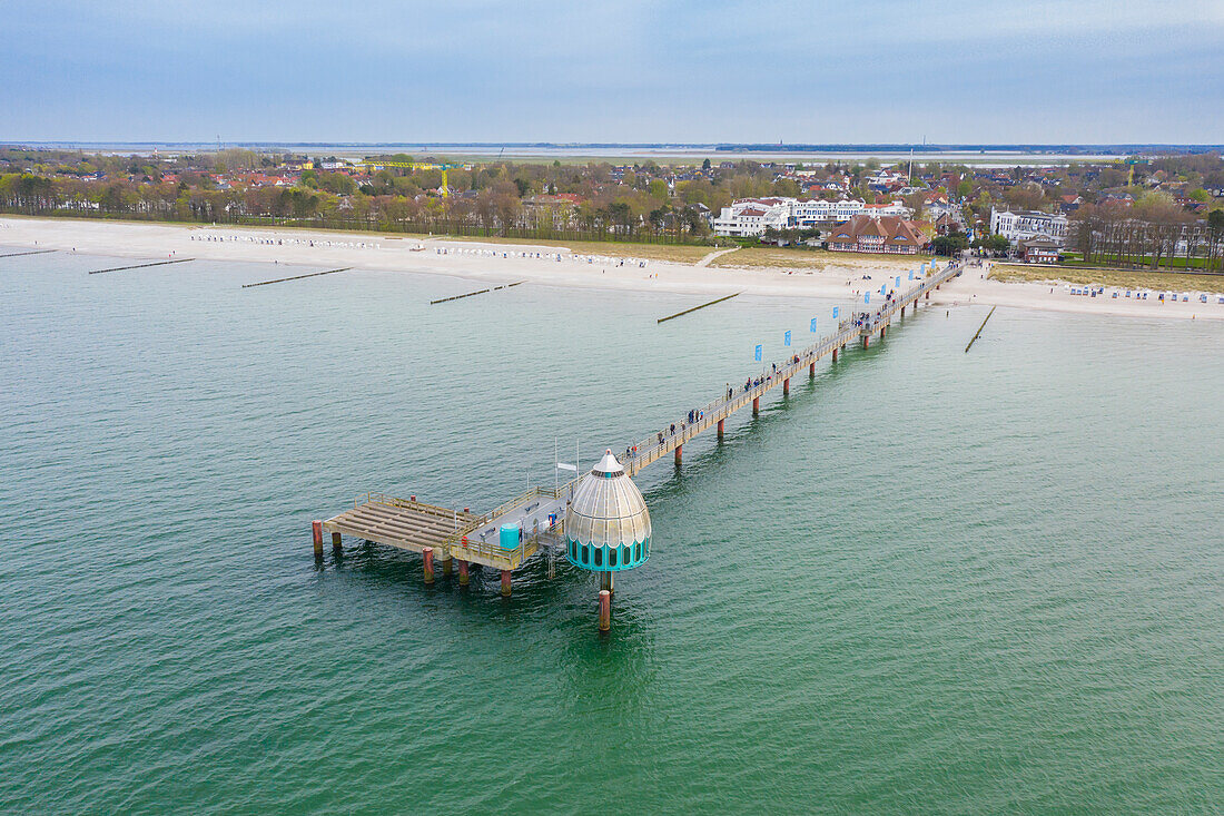  Zingst pier, Fischland-Darss-Zingst, Mecklenburg-Western Pomerania, Germany 