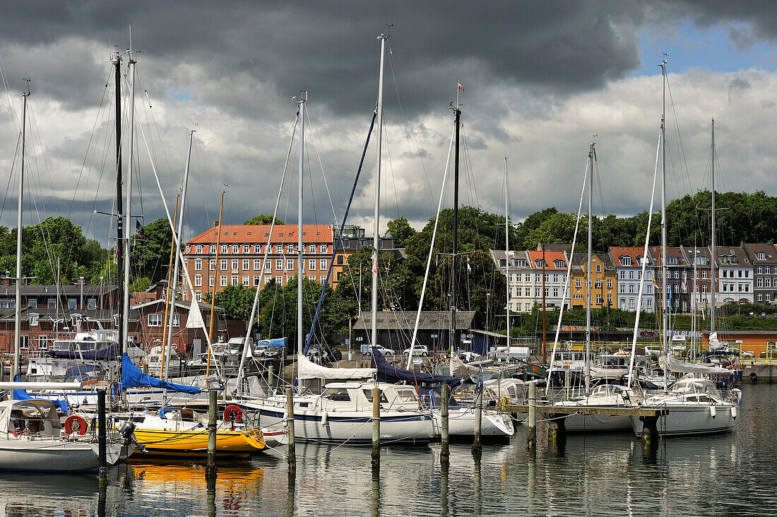 Segelboote im Hafen, Marina von Aarhus, Halbinsel Jütland, Dänemark, Nordeuropa