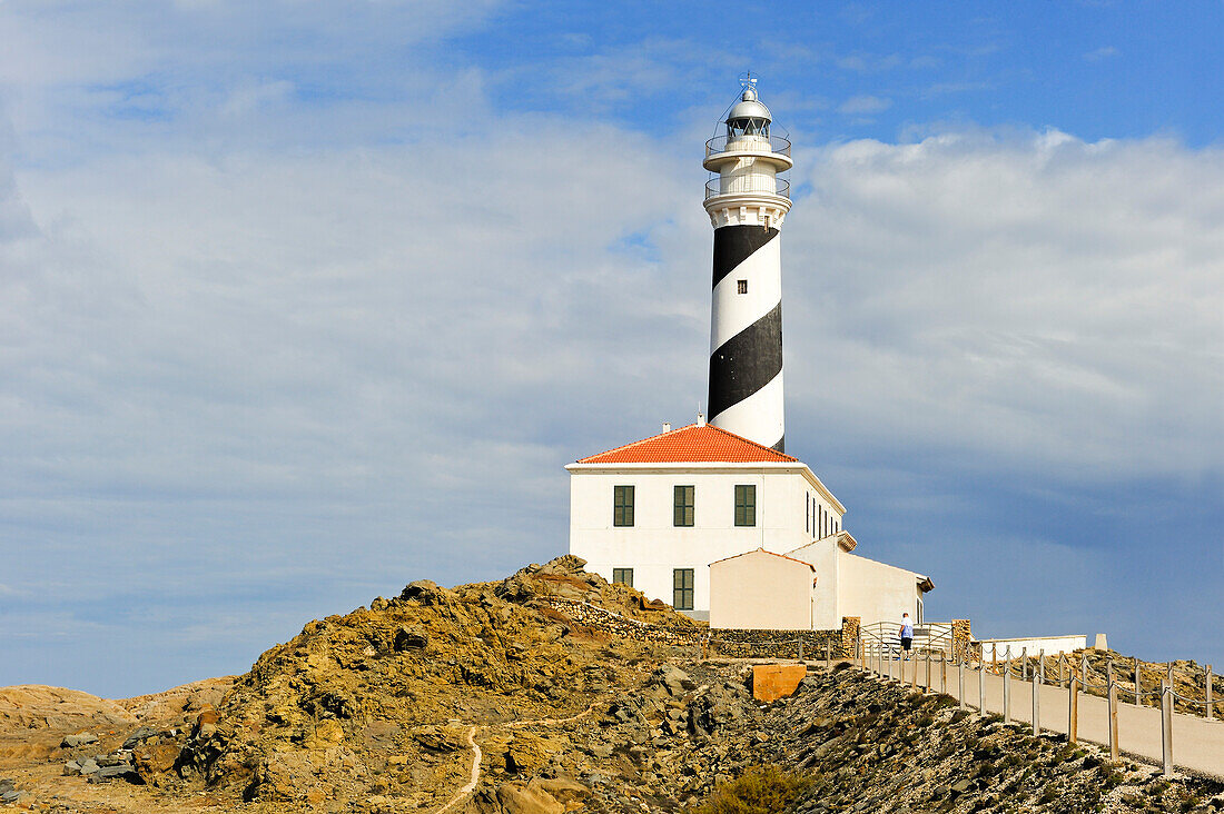 Blick zum Leuchtturm Cap de Favàritx, Naturpark s'Albufera des Grau, Nordküste, Insel Menorca, Balearen, Spanien, Europa