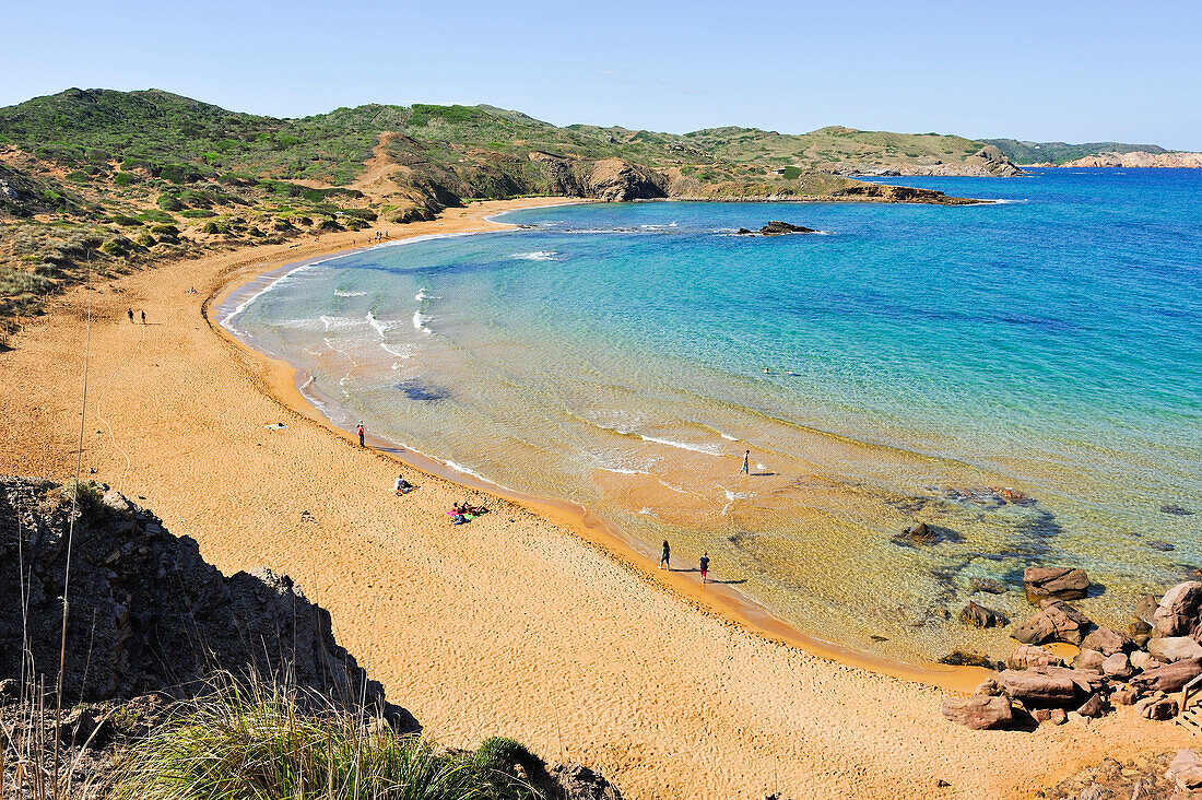 Blick zum Strand Playa Cavalleria, Kap Cavalleria, Nordküste, Insel Menorca, Balearen, Spanien, Europa