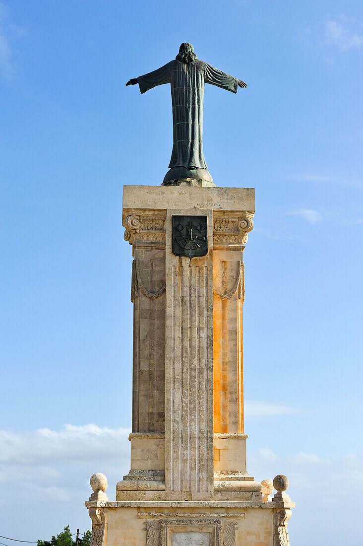 Christusstatue auf dem Gipfel Monte Toro im Norden, Es Mercadal, Insel Menorca, Balearen, Spanien, Europa