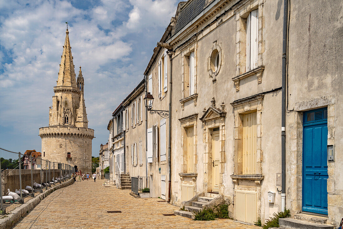  Old Town and Tour de la Lanterne and Tour de la Chaine, La Rochelle, France, Europe 