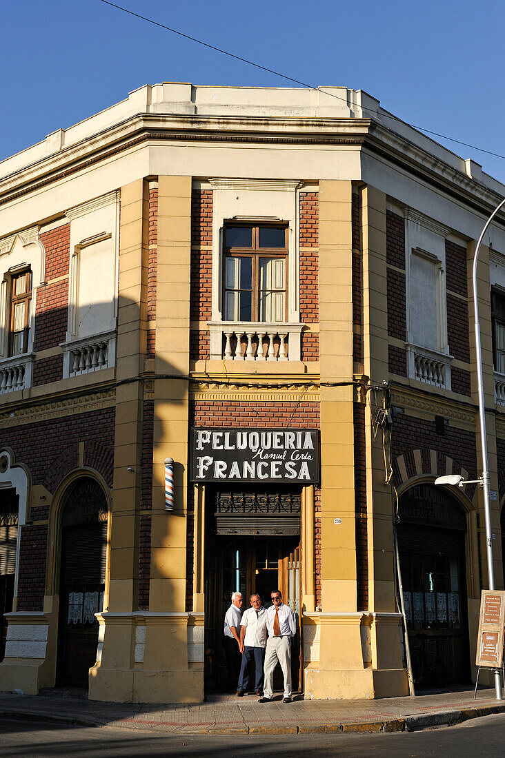 Friseursalon Peluquería Francesa und Café, Boulevard Lavaud, Barrio Yungay, Santiago, Chile, Südamerika