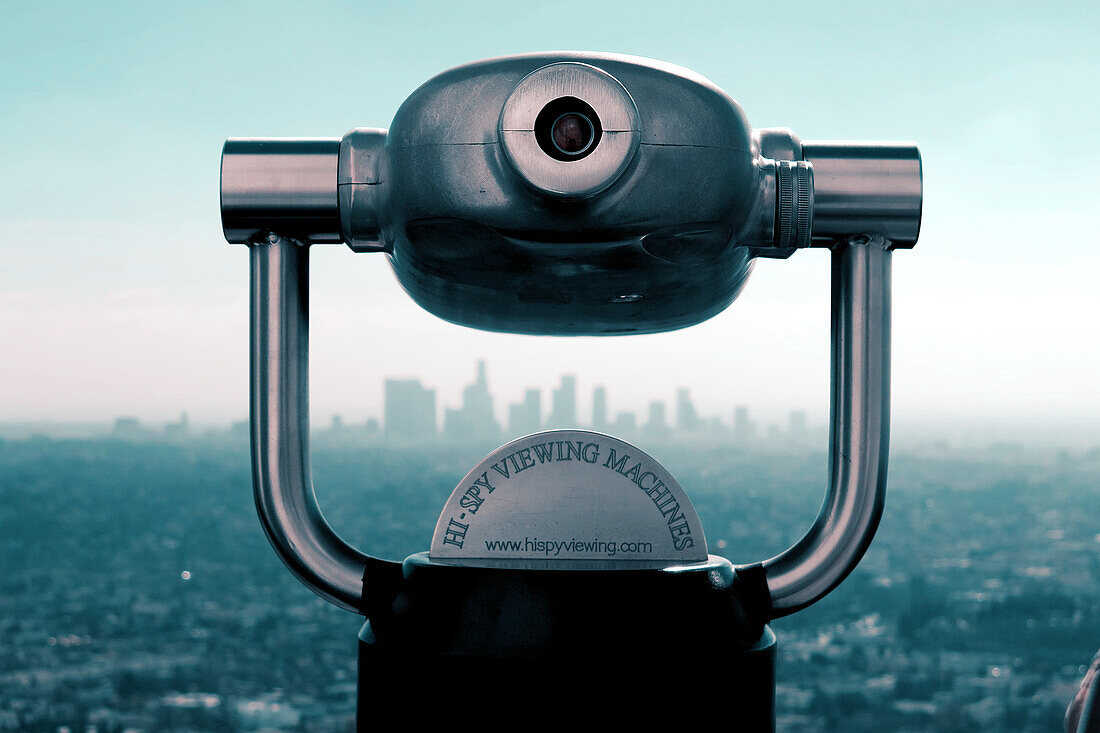 Blick von der Hi Spy Viewing machine am Griffith Observatory, Sternwarte, mit Blickrichtung Downton Los Angeles, Kalifornien, USA