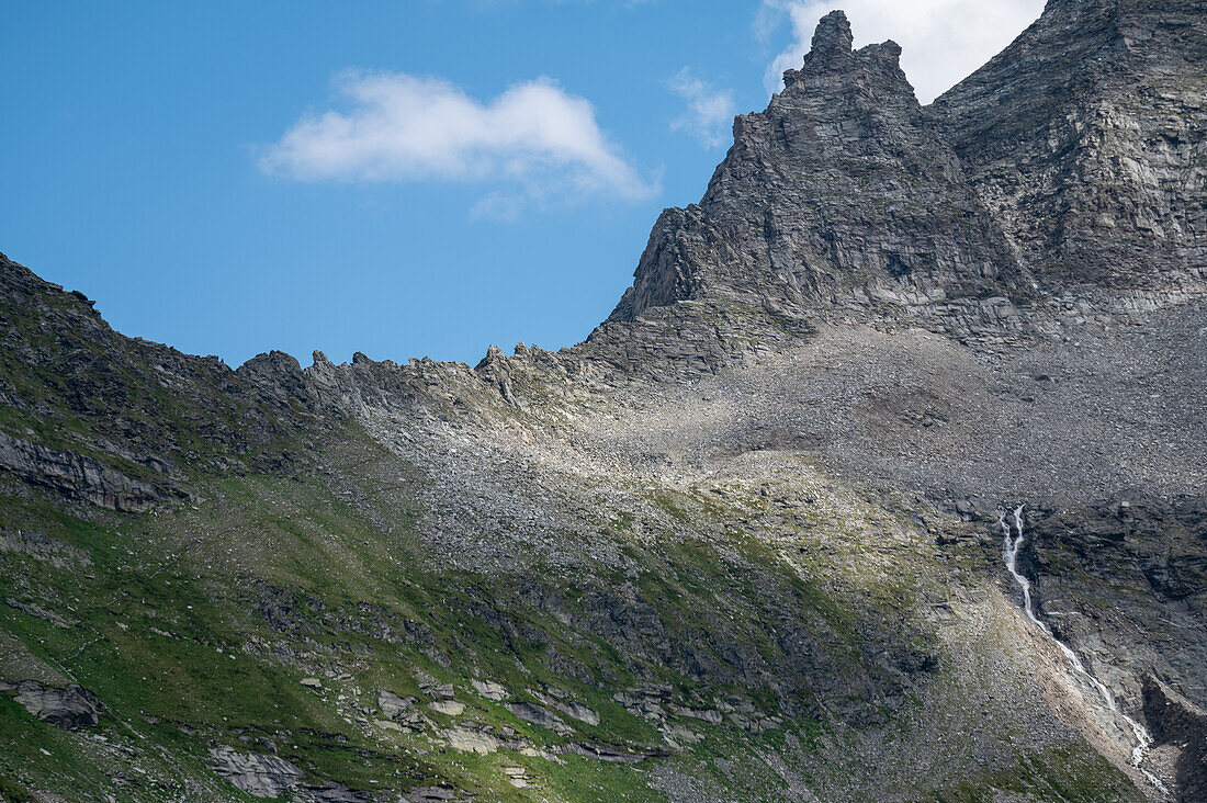  Kapruner Toerl (2 639 m) - crossing between the reservoirs Tauernmoossee and Moserboden, Hohe Tauern National Park, Salzburg, Austria 