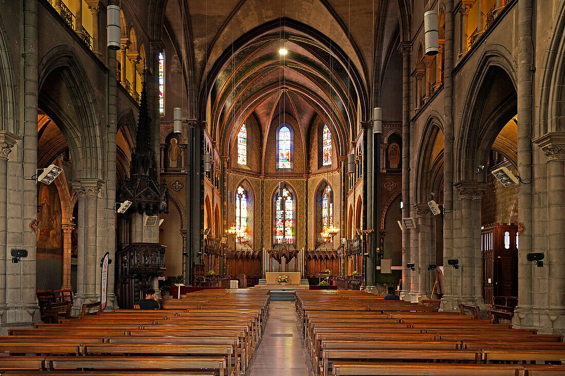  Interior of the church of Saint-Jacques in Pau, Pyrenees, France, Europe 