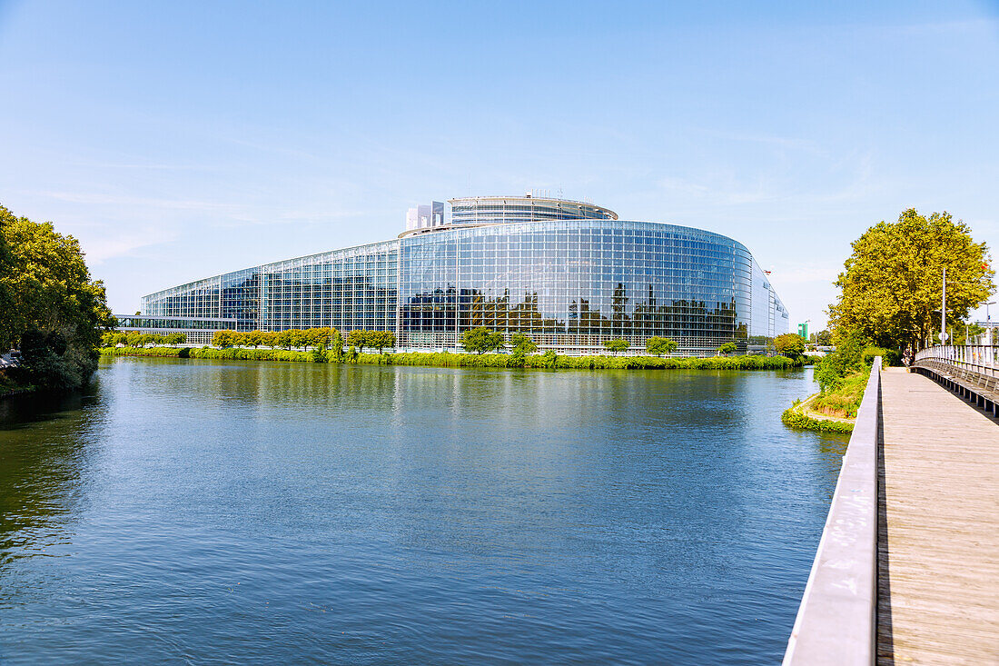 Parlament Européen (Europaparlament) im Quartier Européen (Europaviertel) am Bassin de l'Ill in Strasbourg im Département Bas-Rhin in der Region Grand Est im Elsass (Alsace) in Frankreich