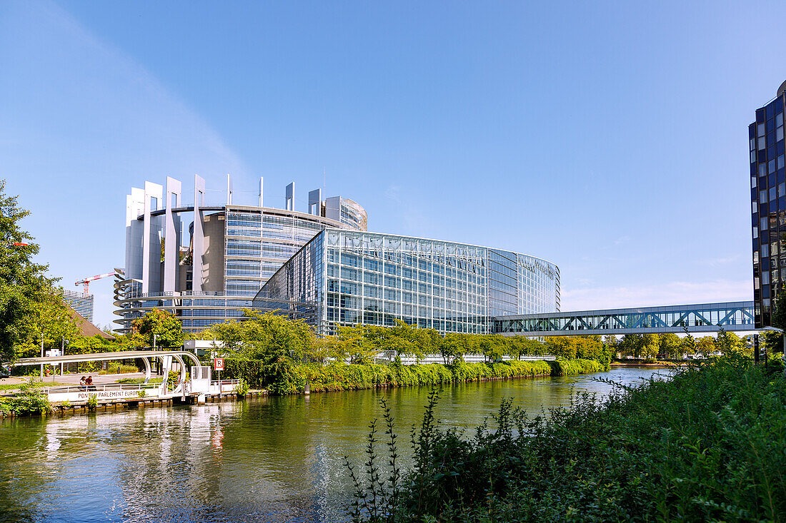  Parlament Européen (European Parliament) in the Quartier Européen (European Quarter) at the Bassin de l&#39;Ill in Strasbourg in the Bas-Rhin department in the Grand Est region in Alsace in France 