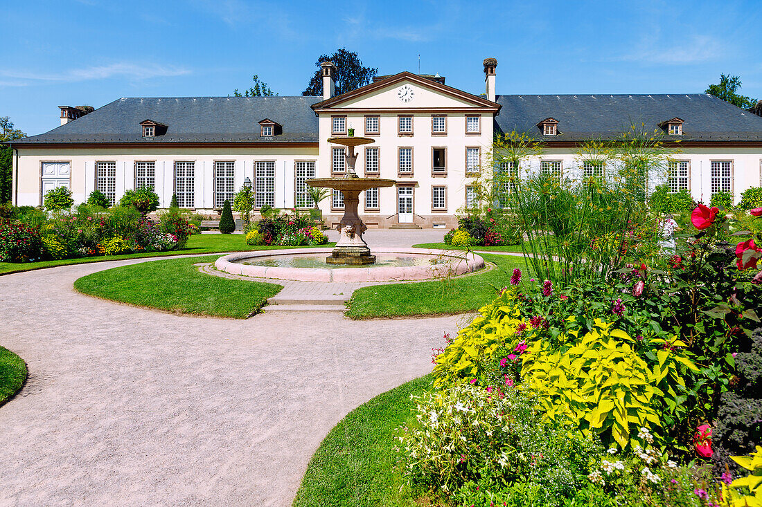  Parc de l&#39;Orangerie and Pavillon de Josephine in the Quartier Européen (European Quarter) in Strasbourg in the Bas-Rhin department in the Grand Est region in Alsace in France 