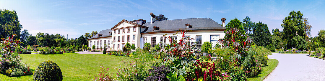  Parc de l&#39;Orangerie and Pavillon de Josephine in the Quartier Européen (European Quarter) in Strasbourg in the Bas-Rhin department in the Grand Est region in Alsace in France 