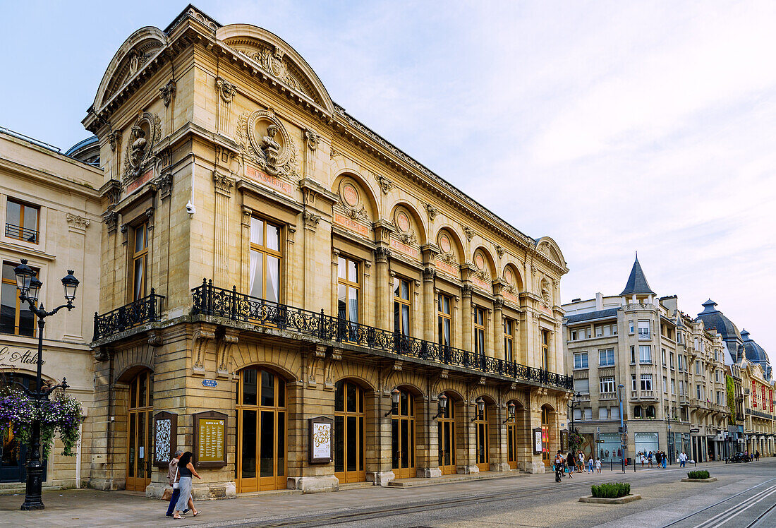  Opéra (Opera) in the Rue de Vesle in Reims in the Champagne wine-growing region in the Marne department in the Grande Est region of France 