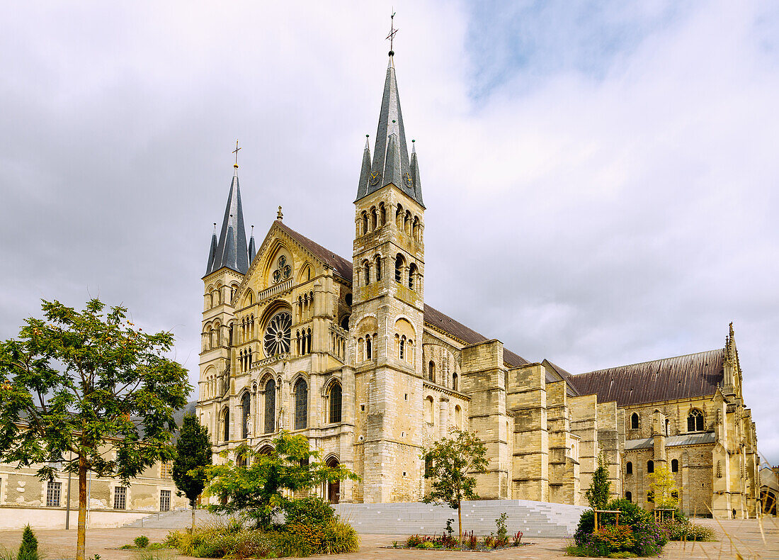  Basilica of Saint-Remi in Reims in the Champagne wine-growing region in the Marne department in the Grande Est region of France 