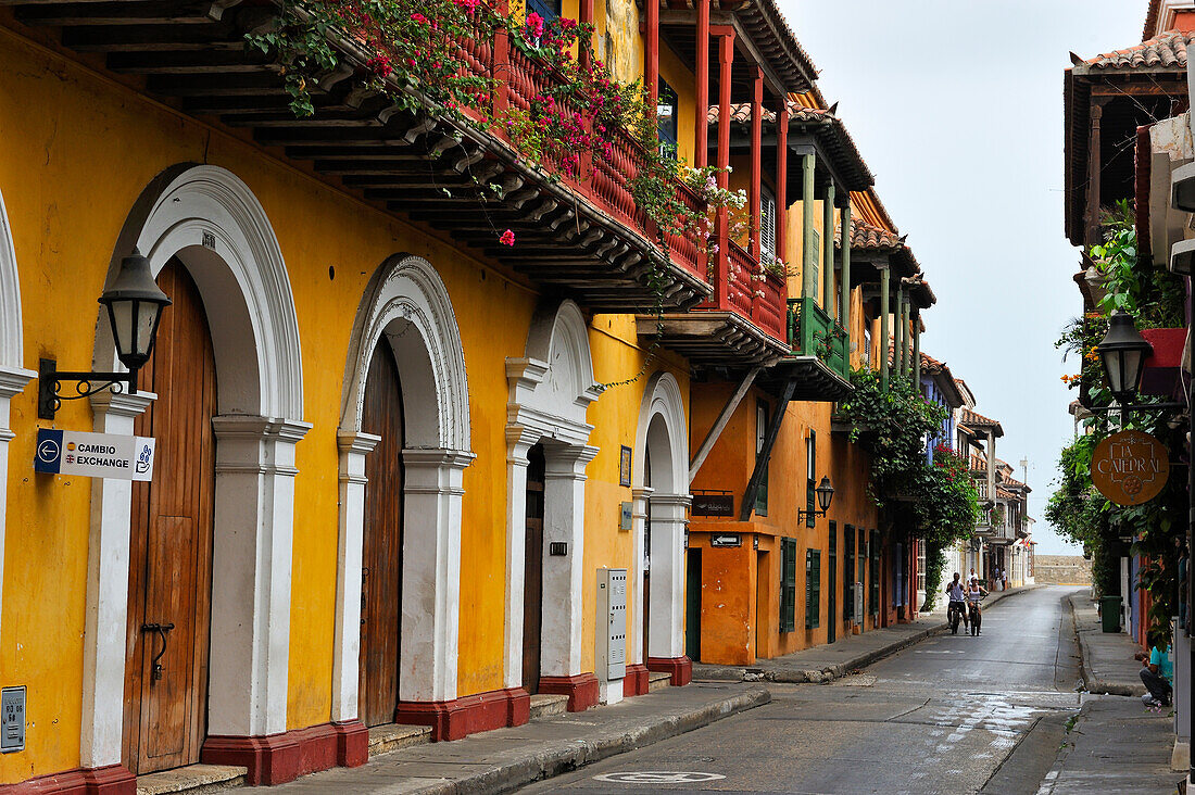 Typische Kolonialhäuser in der Altstadt, Cartagena de Indias, Departamento Bolívar, Karibik, Kolumbien, Südamerika