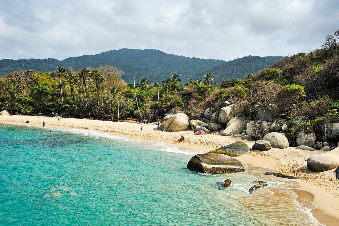 Strand von Arrecifes, Tayrona Nationalpark (Parque Nacional Natural Tayrona), Departamento del Magdalena, Karibik, Kolumbien, Südamerika