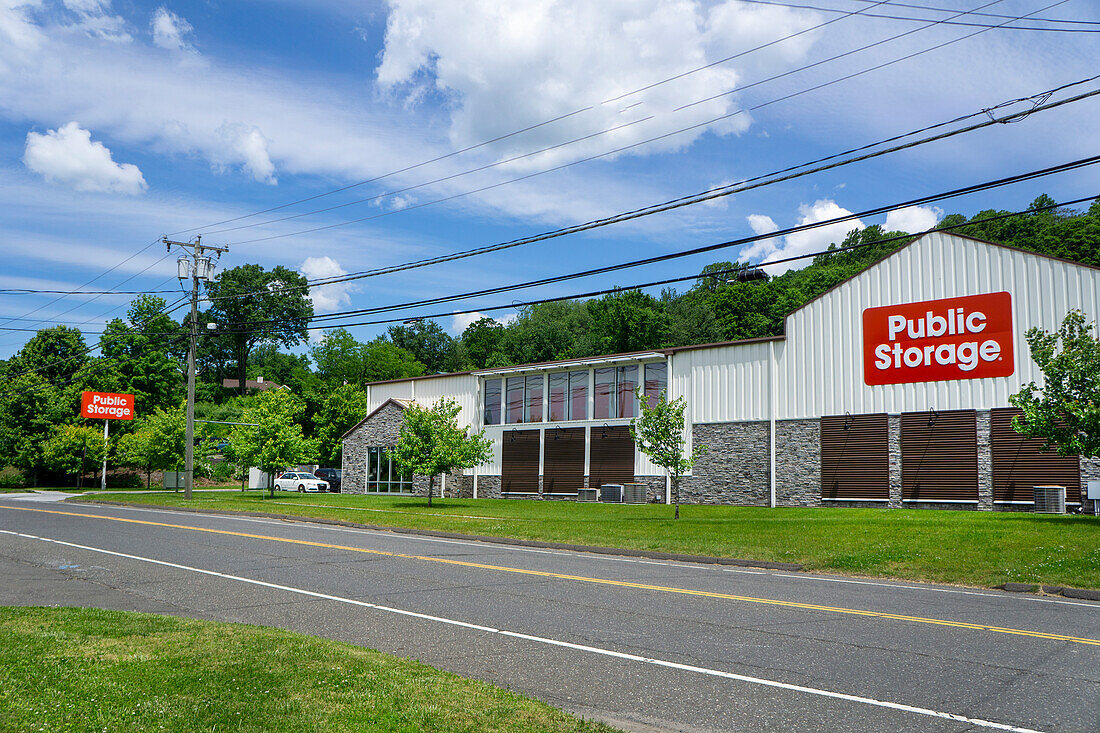 Public Storage, self-storage facility, building exterior, Danbury, Connecticut, USA