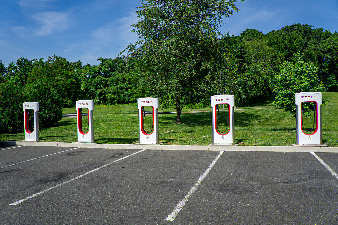  Ladestationen für Elektrofahrzeuge von Tesla, Connecticut, USA 