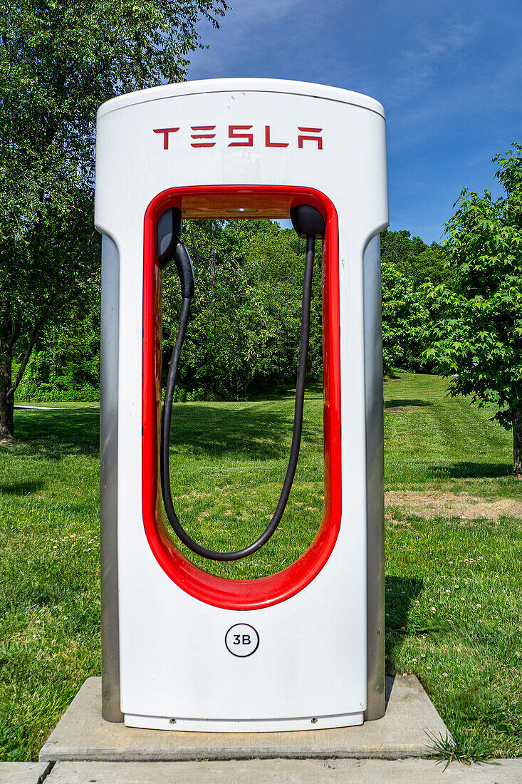  Ladestation für Elektrofahrzeuge von Tesla, Connecticut, USA 