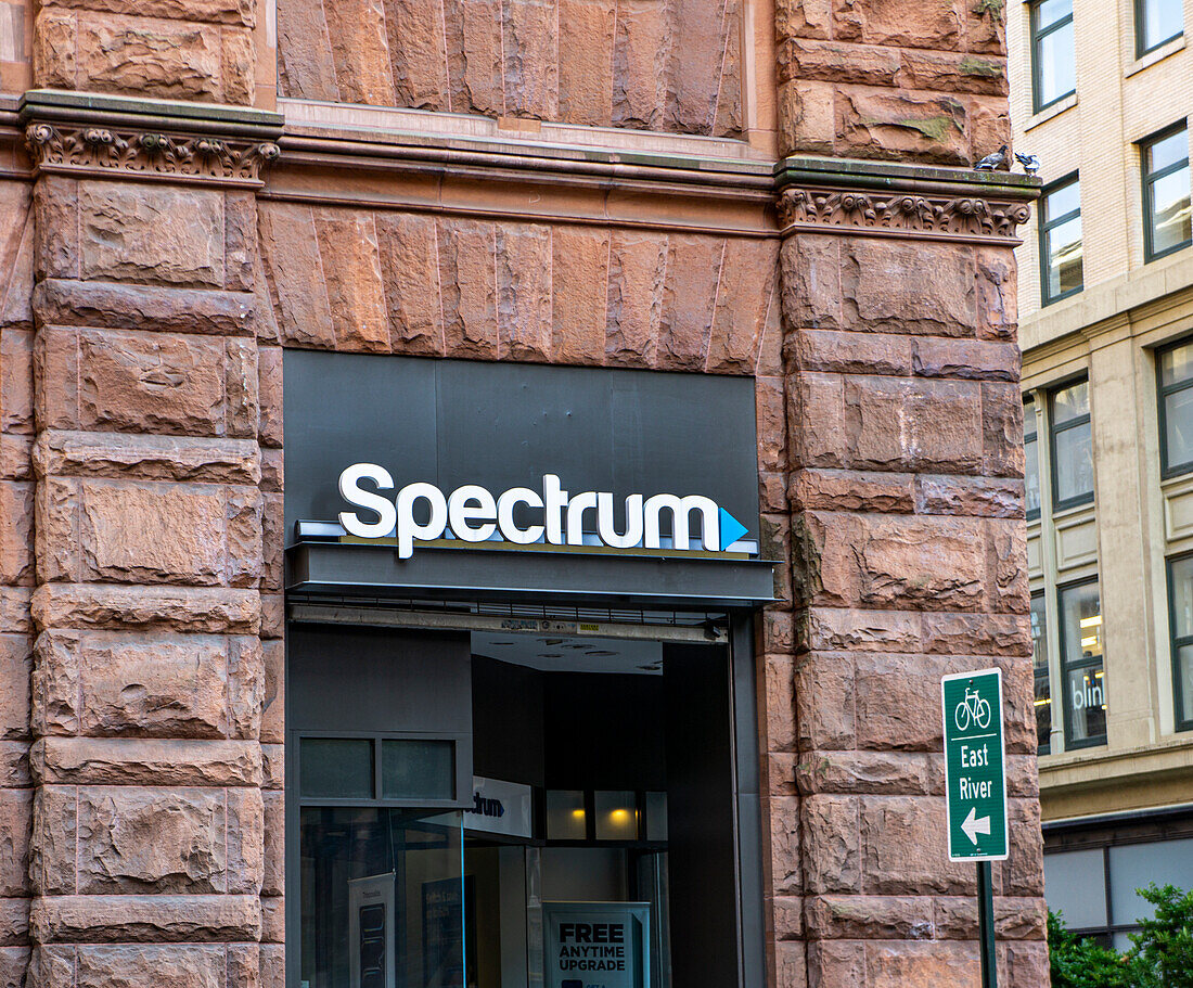  Spectrum-Store, Gebäudeaußenseite, New York City, New York, USA 