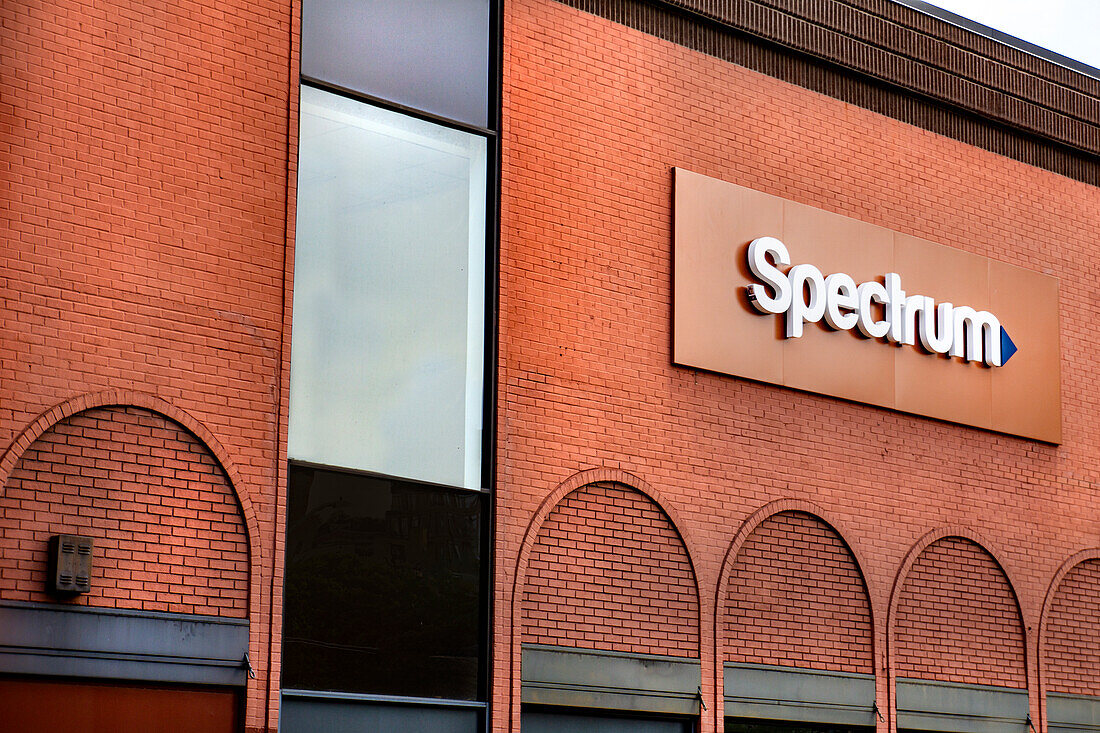  Spectrum-Store, Gebäudeaußenseite, New York City, New York, USA 