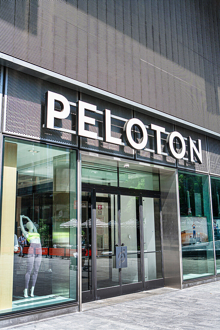  Peloton Fitness Center, Gebäudeaußenseite, New York City, New York, USA 