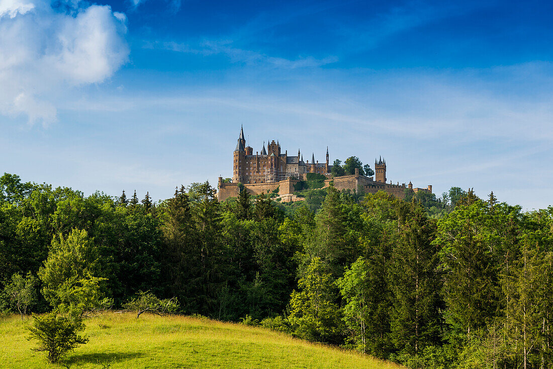 Burg Hohenzollern, Hechingen, Schwäbische Alb, Baden-Württemberg, Deutschland